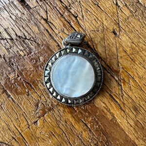 MOTHER OF PEARL STERLING SILVER PENDANT
